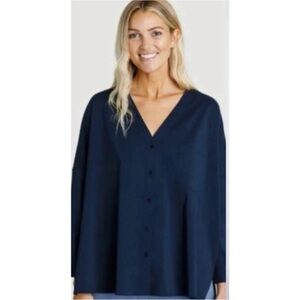 Kit And Ace Oversized Boxy V Neck Button Down Top
Blouse Shirt Navy Size XS